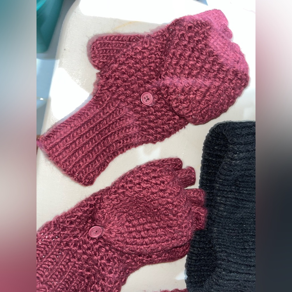 WINTER ACCESSORIES - Picture 3 of 8